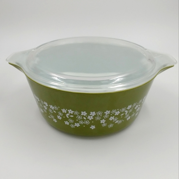 Pyrex Avocado Green Crazy Daisy Spring Blossom Casserole Dish 475-B 2.5 QT & Lid - Picture 1 of 5